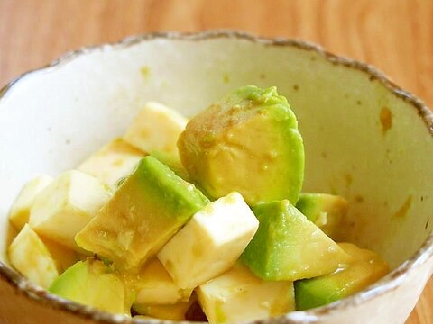 1分副菜!アボカドとチーズのわさび和え♪